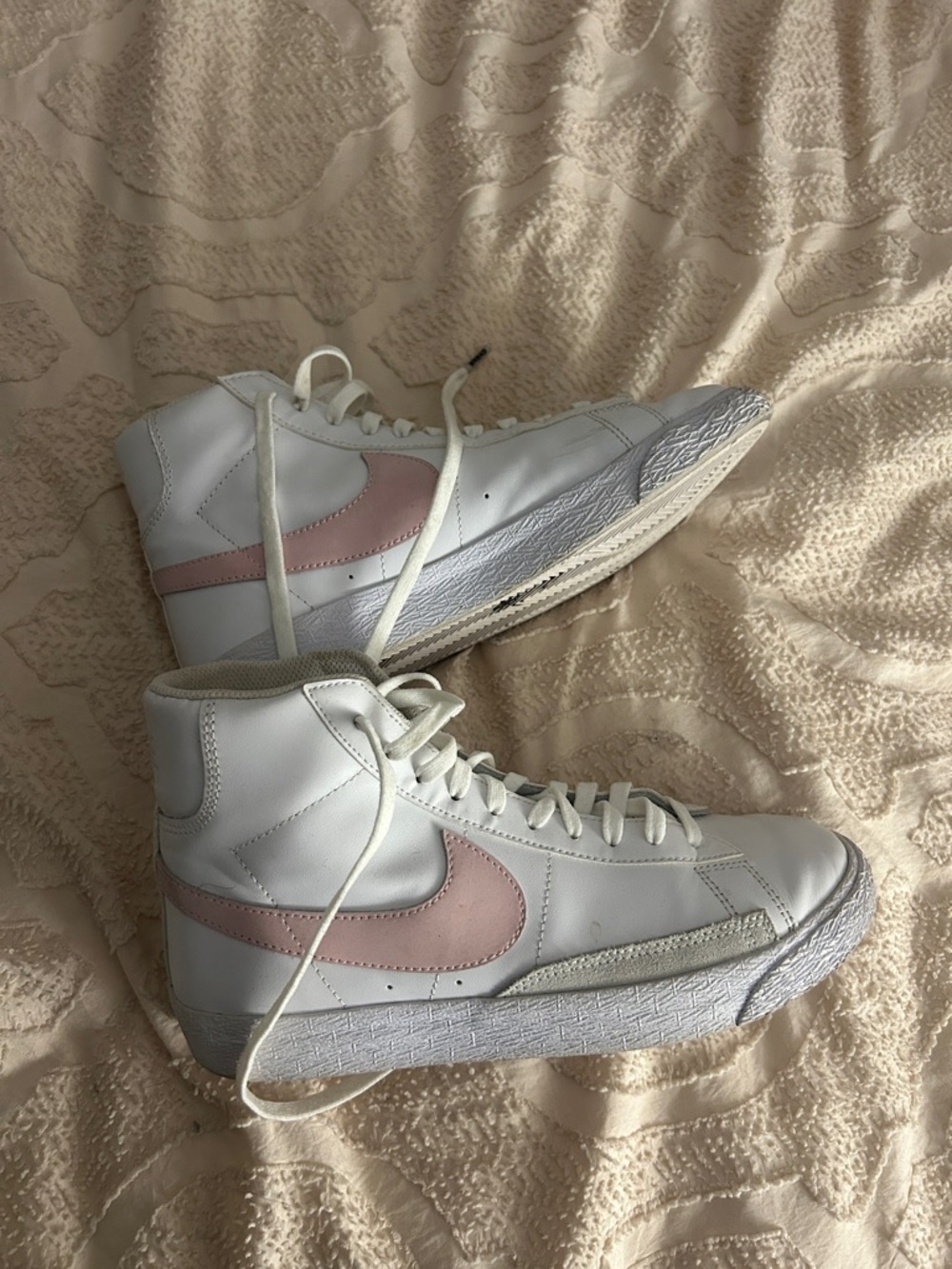 Nike Women’s Blazers Size 7